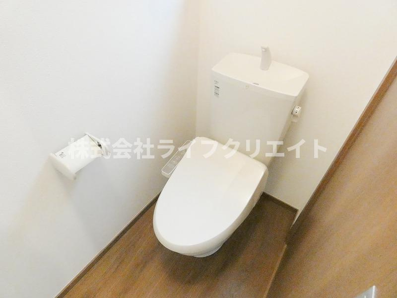 日野本町1丁目戸建のトイレ