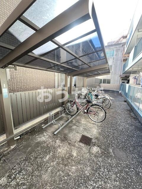 サンコート上大岡のその他共用部分|※建物横駐輪場