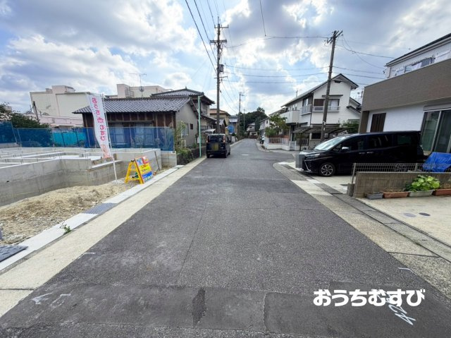 守山区深沢2丁目(全1棟)の前面道路含む現地写真