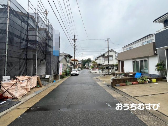 守山区深沢2丁目(全1棟)の前面道路含む現地写真