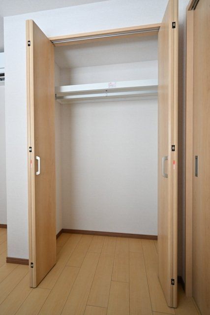 ＣＥＮＴＲＡＬ　ＧＡＲＤＥＮ　ＲＥＳＩＤＥＮＣＥ　ＴＯＫＹＯの収納|（洋室2）