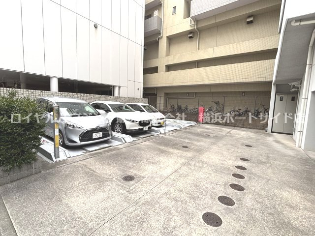 【駐車場】