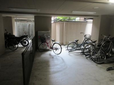 アスヴェル京都二条駅前の駐車場|駐輪場