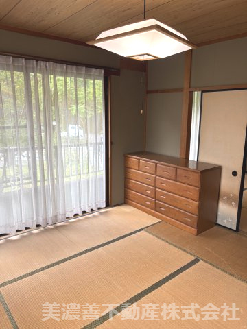 ６７２８３　郡上市八幡町島谷中古戸建の和室