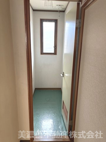 ６７２８３　郡上市八幡町島谷中古戸建の収納