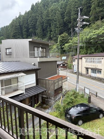 ６７２８３　郡上市八幡町島谷中古戸建の展望