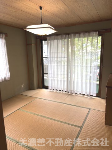 ６７２８３　郡上市八幡町島谷中古戸建の和室