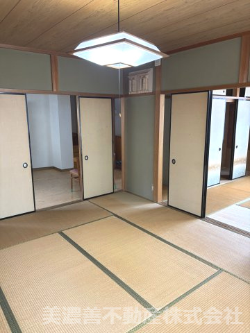 ６７２８３　郡上市八幡町島谷中古戸建の和室