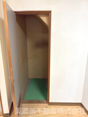 ６７２８３　郡上市八幡町島谷中古戸建の収納