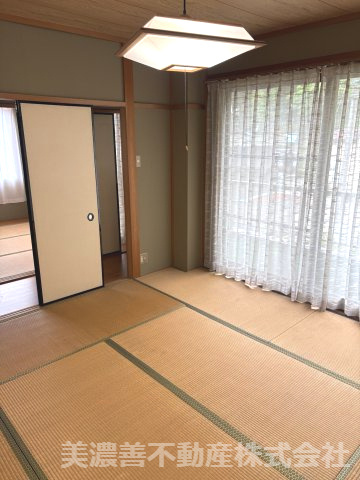 ６７２８３　郡上市八幡町島谷中古戸建の和室
