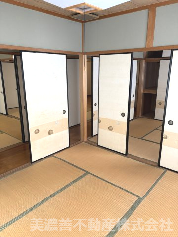 ６７２８３　郡上市八幡町島谷中古戸建の和室
