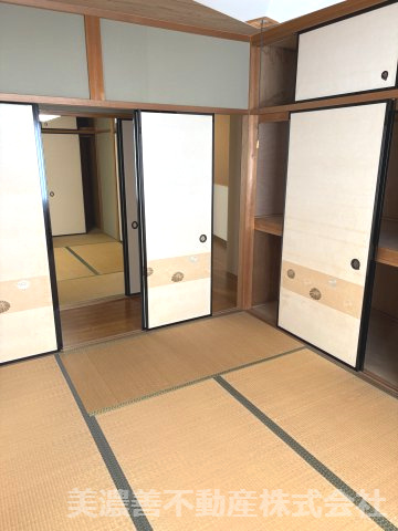 ６７２８３　郡上市八幡町島谷中古戸建の和室