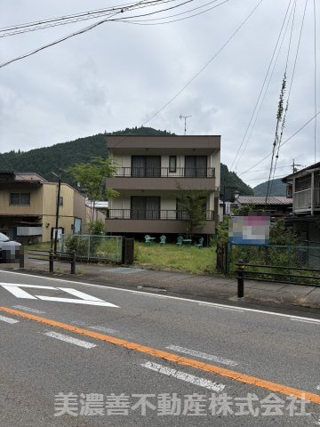 ６７２８３　郡上市八幡町島谷中古戸建の外観