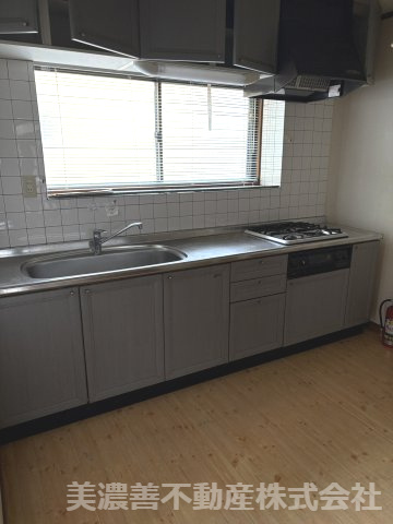 ６７２８３　郡上市八幡町島谷中古戸建のキッチン