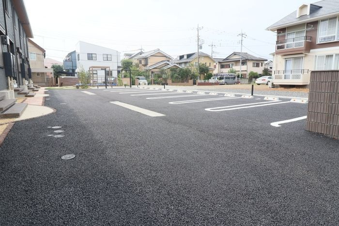 THE PARK FRONTの駐車場
