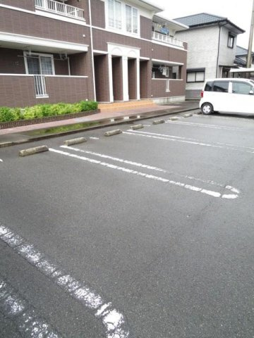 サニースクエアＡの駐車場|駐車スペースもあります