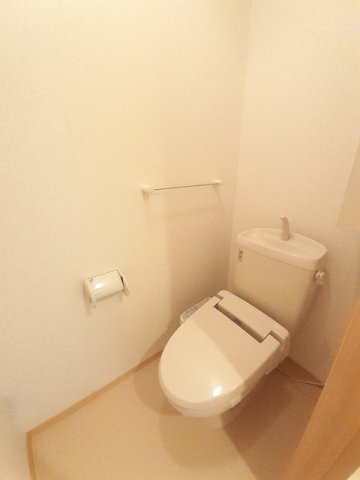 カリーノ・デフィーのトイレ|落ち着いた色調のトイレです