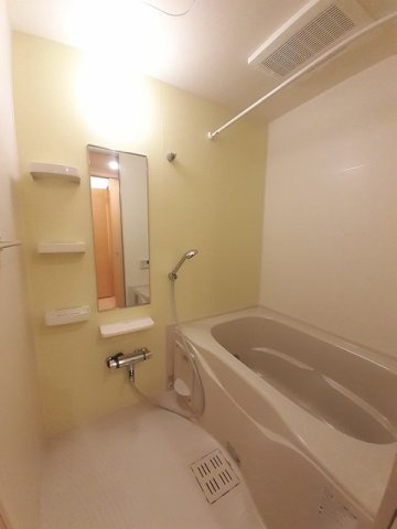 コンフォール矢三　Ｃの浴室|きれいなお風呂です