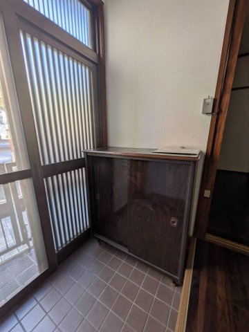 尼崎市蓬川町戸建の玄関|ゆったりとした玄関です