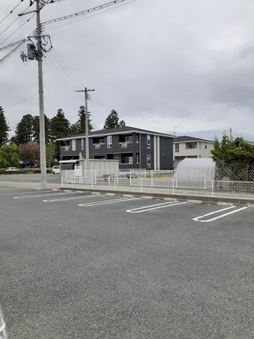 ラ・コリーナＹの駐車場