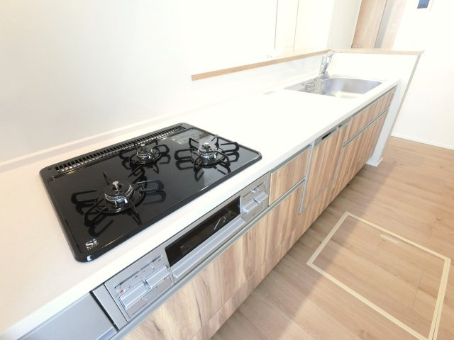 木原1丁目3期　1号棟の内観：施工例|キッチンでお料理をお楽しみください
