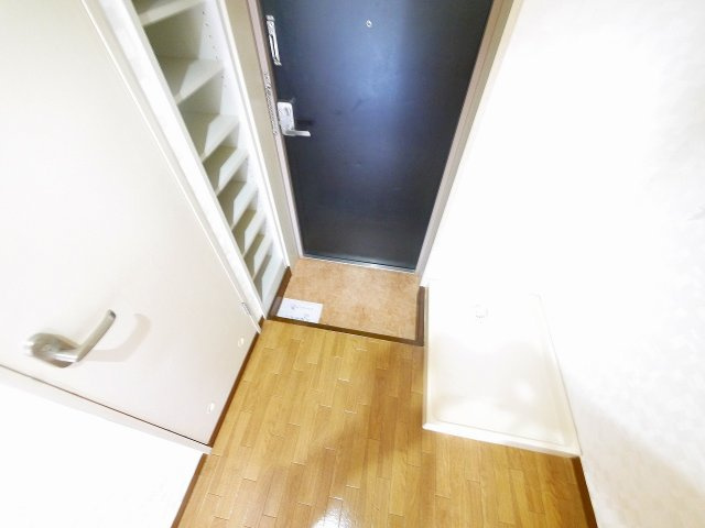 LakiaMaison木津川の玄関