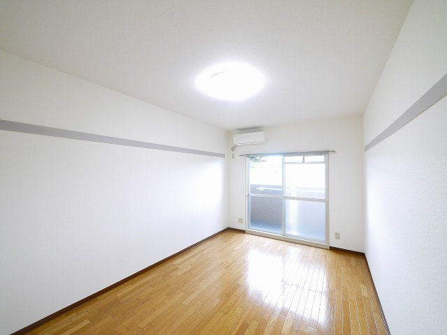 LakiaMaison木津川の居間・リビング