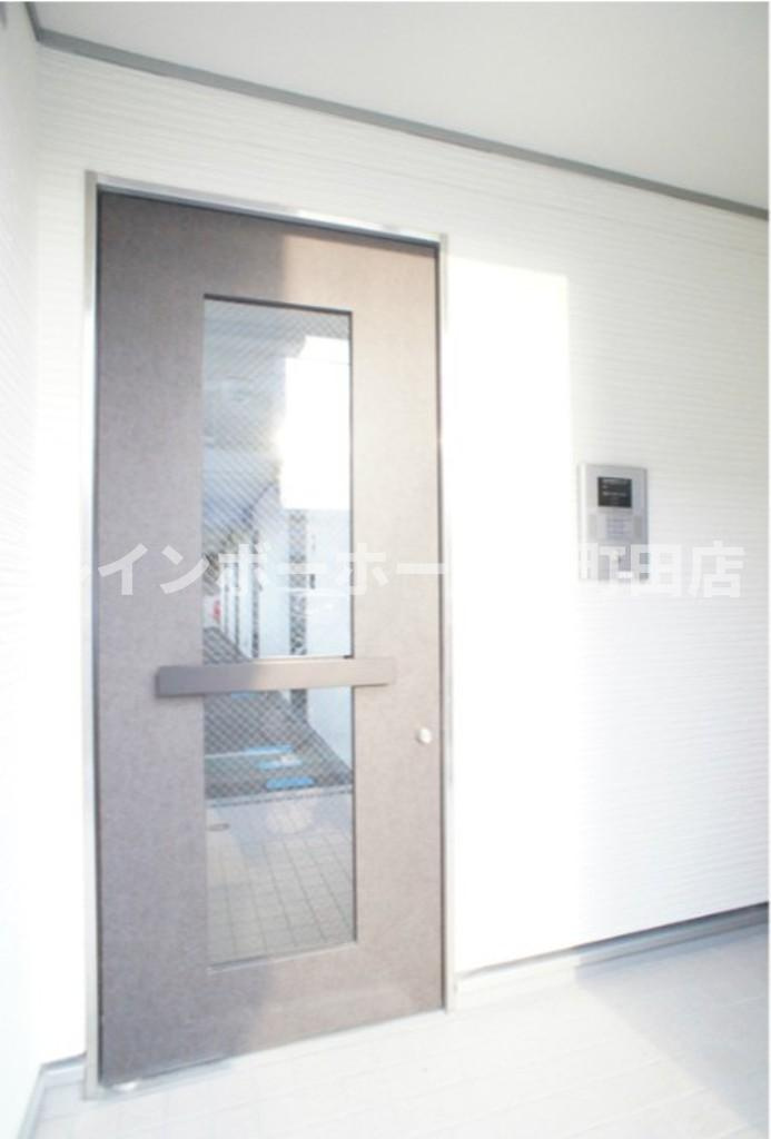 Comfy Sagamigaoka※初期費用分割あと払いサービス利用可能物件のエントランス