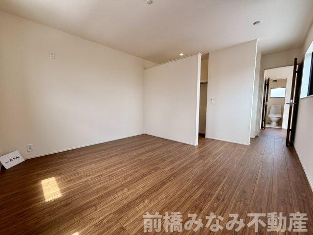 【新築】高崎市新町第８　５号棟(全９棟)　リーブルガーデン　新築建売分譲の洋室|コンパクトで使いやすい洋室です