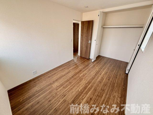 【新築】高崎市新町第８　５号棟(全９棟)　リーブルガーデン　新築建売分譲の洋室|洋室です