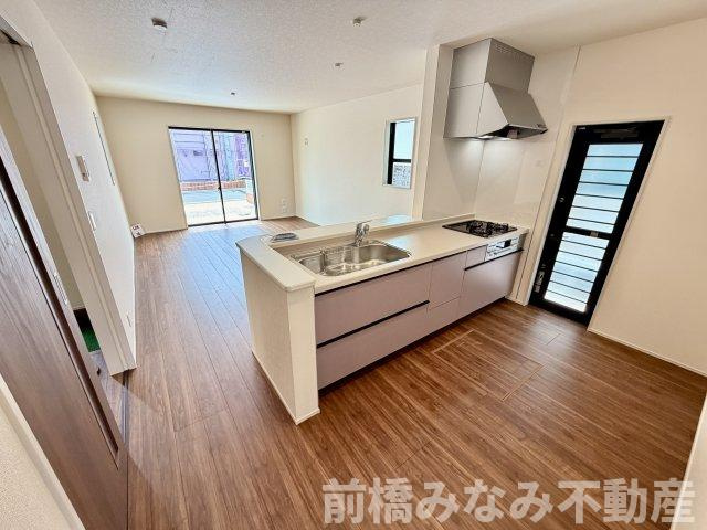 【新築】高崎市新町第８　５号棟(全９棟)　リーブルガーデン　新築建売分譲のキッチン|キッチンでお料理をお楽しみください