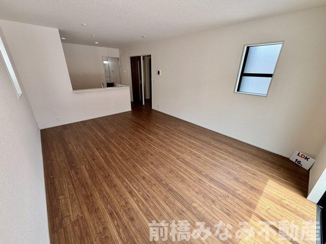 【新築】高崎市新町第８　５号棟(全９棟)　リーブルガーデン　新築建売分譲の居間・リビング|おしゃれなリビングです