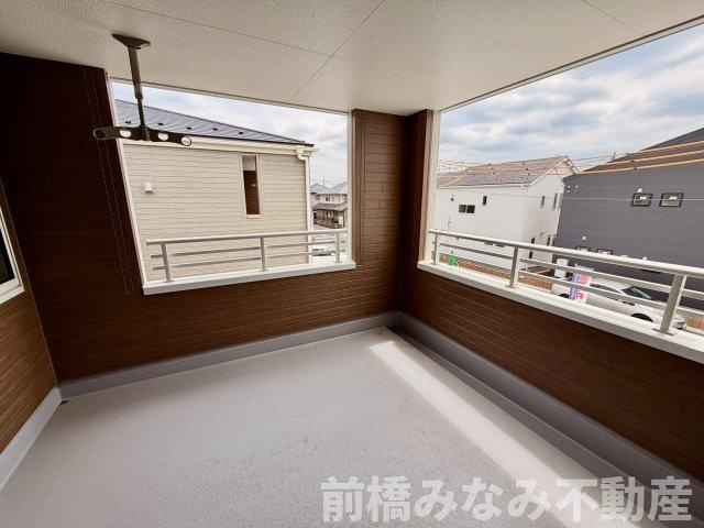 【新築】高崎市新町第８　２号棟(全９棟)　リーブルガーデン　新築建売分譲のバルコニー|陽当たり良好なバルコニーです