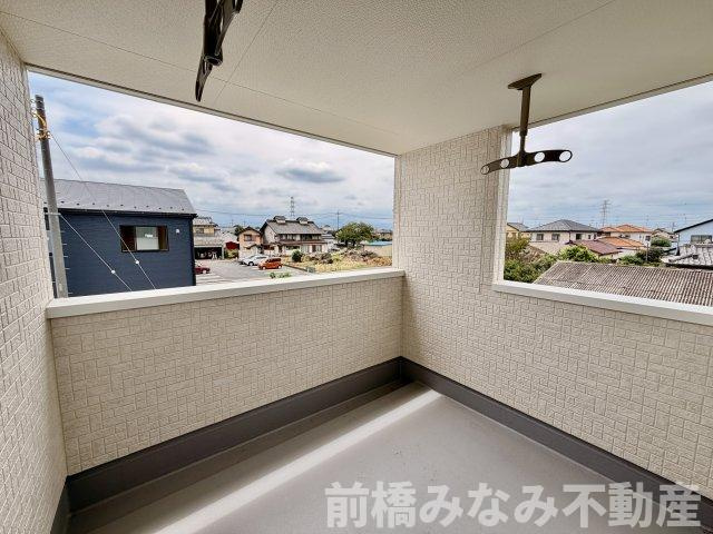 【新築】高崎市新町第８　１号棟(全９棟)　リーブルガーデン　新築建売分譲のバルコニー|バルコニーからの眺めを楽しみながら食事をしませんか