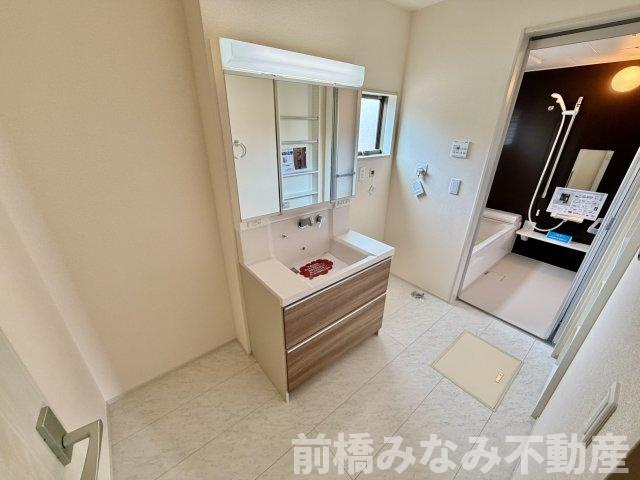 【新築】前橋市総社町植野第２　２号棟(全３棟)　リーブルガーデン　新築建売分譲の独立洗面台|独立洗面台、朝の身支度には欠かせません