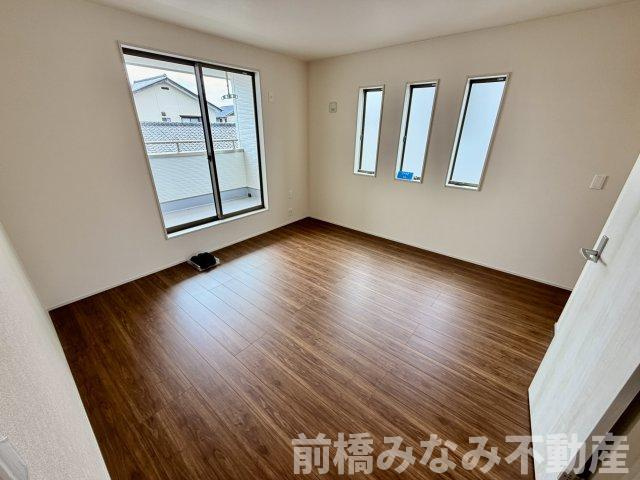 【新築】前橋市総社町植野第２　２号棟(全３棟)　リーブルガーデン　新築建売分譲の洋室|きれいな洋室です