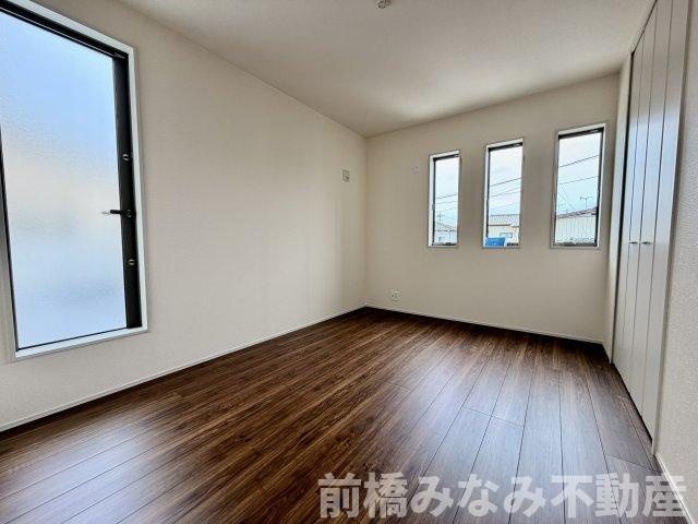 【新築】前橋市総社町植野第２　２号棟(全３棟)　リーブルガーデン　新築建売分譲の洋室|きれいな洋室です