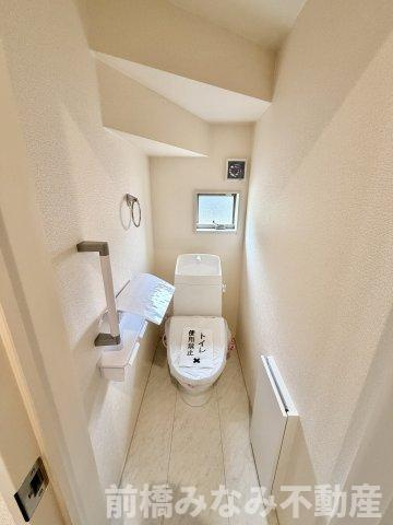 【新築】前橋市総社町植野第２　２号棟(全３棟)　リーブルガーデン　新築建売分譲のトイレ|ゆったりとした空間のトイレです