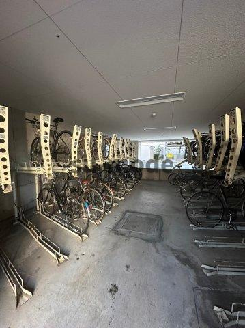 グランコート南摂津の駐車場