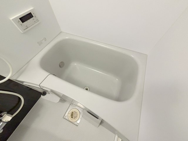 アクセル三津屋北の浴室