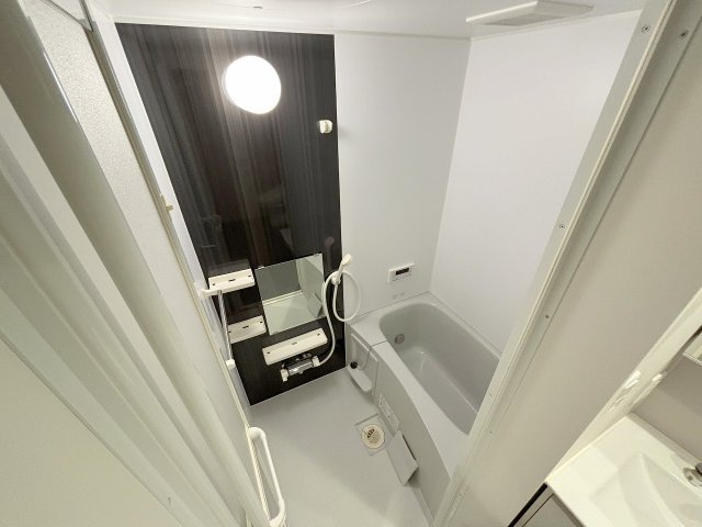 アクセル三津屋北の浴室