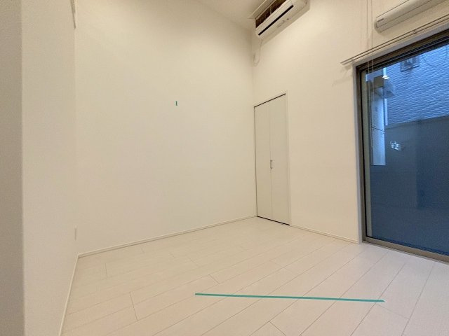 アクセル三津屋北の洋室