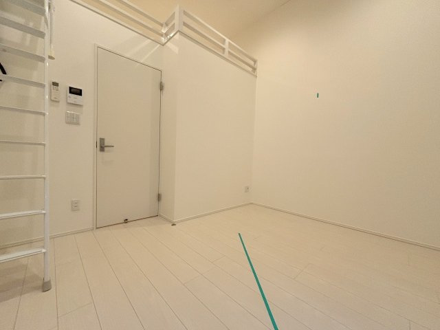 アクセル三津屋北の居間・リビング