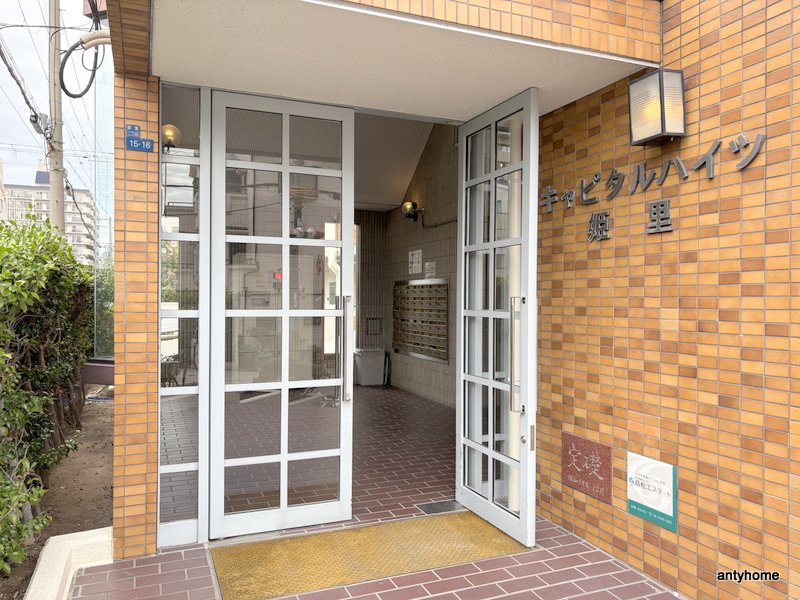キャピタルハイツ姫里　仲介手数料無料のエントランス
