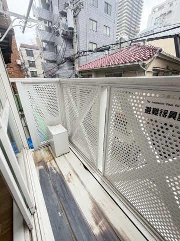 クァトルセゾン六甲道のバルコニー