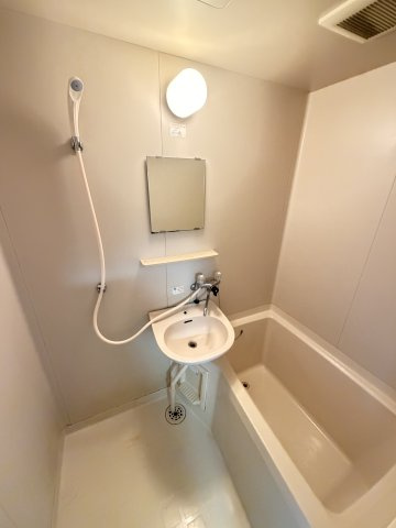 クァトルセゾン六甲道の浴室
