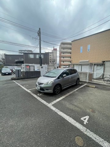 コンフォール井尻の駐車場
