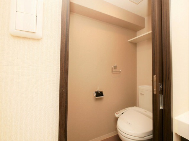 エスライズ難波EASTのトイレ|落ち着いたトイレです