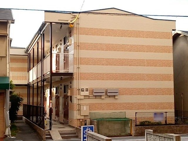 レオパレス上坂部Ⅱの外観|外観は落ち着いています