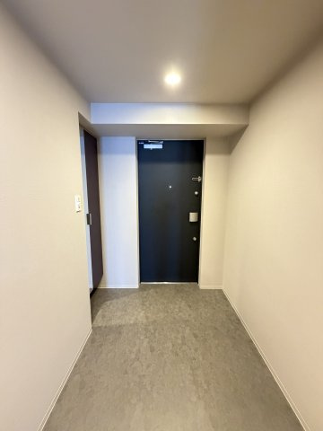 大阪市西区京町堀２丁目の賃貸マンションの玄関